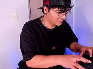 isabellamout — Camsoda recorded stream image, 07.08.2026 16:20