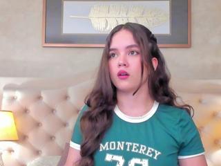 Bella Fontana — Flirt4free recorded stream screenshot (12 Mar 2025)