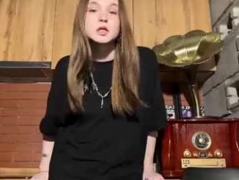 nloraaa — Chaturbate recorded stream image, 10.08.2026 19:40