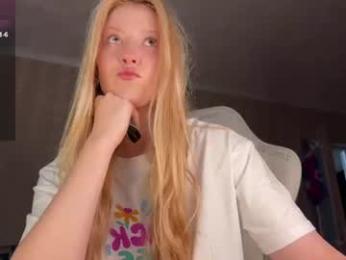 kittyloffe — Chaturbate recorded stream image, 12.08.2026 04:10