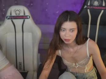 bright_diamonds_054 — Chaturbate recorded stream image, 15.08.2026 18:40