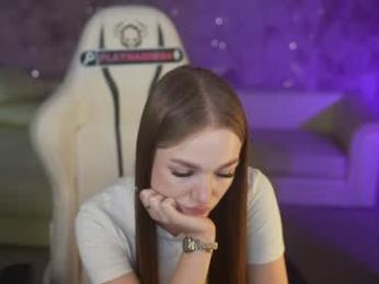 bright_diamonds_054 — Chaturbate recorded stream image, 15.08.2026 18:40