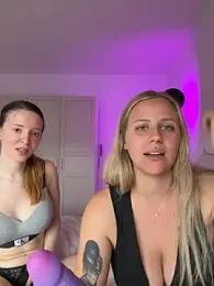 lunawolf21 — Stripchat recorded stream image, 18.08.2026 07:30