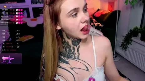 Britney_Lynch — Stripchat recorded stream image, 18.08.2026 17:00