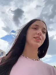 DollyTall — Stripchat recorded stream image, 19.08.2026 04:20