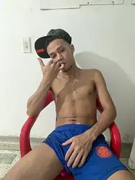 friends_lust_latin — Stripchat recorded stream image, 20.08.2026 06:10