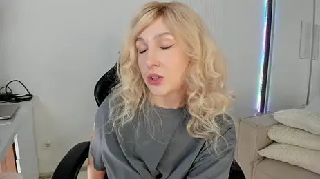 CarolMay — Stripchat recorded stream image, 22.08.2026 13:30