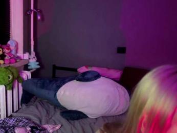 sexycute18 — Bongacams recorded stream image, 28.08.2026 23:10