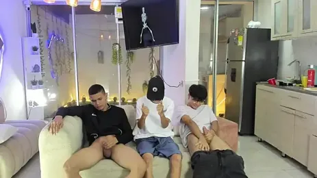 Houseofwarrios — Stripchat recorded stream image, 29.08.2026 05:30