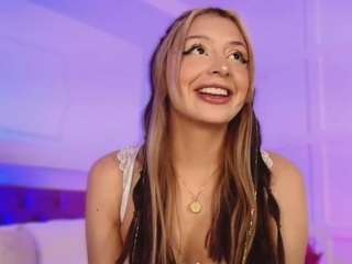 sofly-s — Camsoda recorded stream image, 01.09.2026 12:00