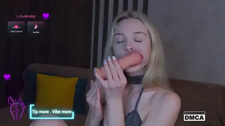 Holl1Would — Stripchat recorded stream screenshot (13 Mar 2025)