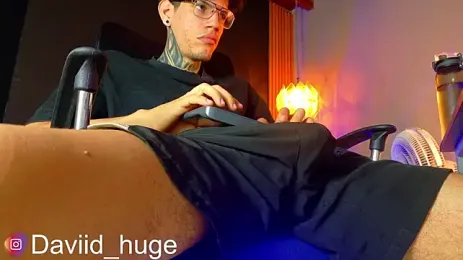 david_huge — Stripchat recorded stream image, 08.09.2026 03:40