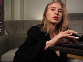 Eseniyavl — Bongacams recorded stream image, 14.03.2025 04:30