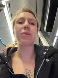 outdoor-houndour — Stripchat recorded stream image, 30.09.2026 16:10