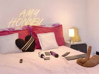 amyhonney — Camsoda recorded stream image, 17.03.2025 00:40