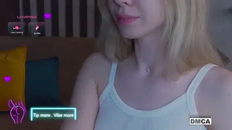 Holl1Would — Stripchat recorded stream screenshot (18 Mar 2025)