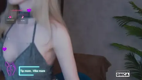 Holl1Would — Stripchat recorded stream screenshot (20 Mar 2025)