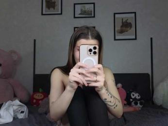 dolly-ll — Bongacams recorded stream image, 20.03.2025 13:20