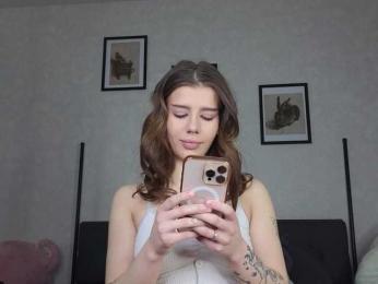 dolly-ll — Bongacams recorded stream image, 22.03.2025 13:20