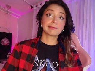 sofly-s — Camsoda recorded stream image, 03.02.2025 11:40