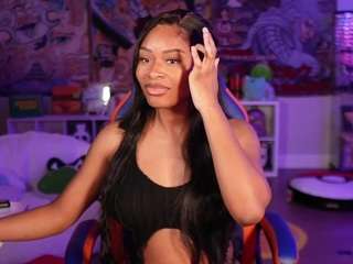 lovenzia — Camsoda recorded stream image, 23.03.2025 01:40