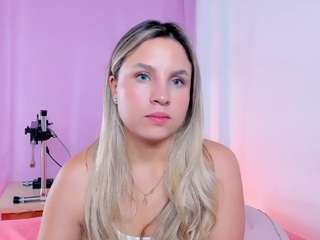 vaiolet-rose — Camsoda recorded stream image, 23.03.2025 13:20