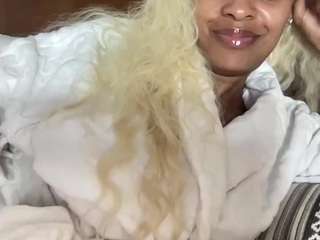 carmensindiego — Camsoda recorded stream image, 24.03.2025 08:10