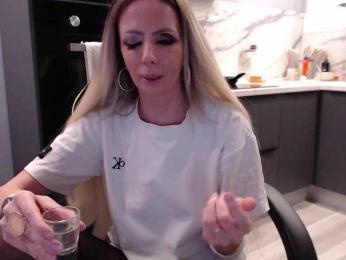 blondalina — Bongacams recorded stream image, 25.03.2025 20:10