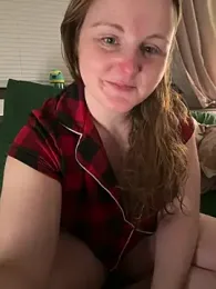 GingerSnap33 — Stripchat recorded stream image, 26.03.2025 02:20