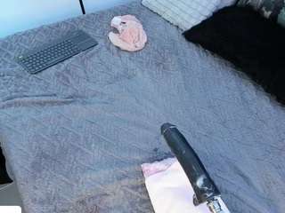 angie-roses — Camsoda recorded stream image, 27.03.2025 01:00