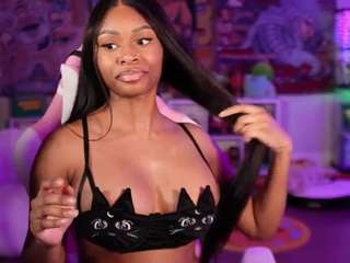 lovenzia — Camsoda recorded stream image, 29.03.2025 02:20