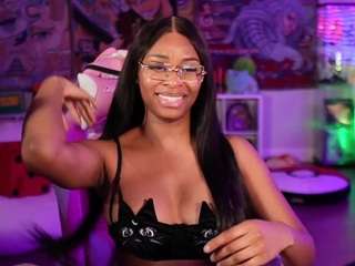 lovenzia — Camsoda recorded stream image, 29.03.2025 02:20