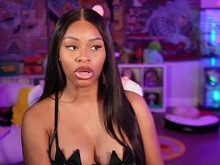 lovenzia — Camsoda recorded stream image, 29.03.2025 02:20