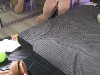 dolly-ll — Bongacams recorded stream image, 29.03.2025 13:30