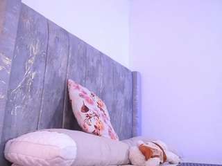 lara-giraldo — Camsoda recorded stream image, 01.04.2025 01:50