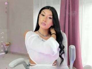 diamondt33n — Camsoda recorded stream image, 02.04.2025 06:40