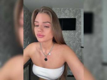 SweetyMia — Bongacams recorded stream screenshot (03 Apr 2025)