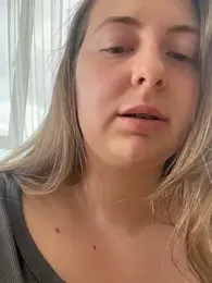 curvyflawless — Stripchat recorded stream screenshot (04 Apr 2025)