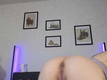 dolly-ll — Bongacams recorded stream image, 04.04.2025 13:50