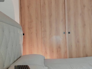 lauracriistina — Camsoda recorded stream screenshot (04 Apr 2025)