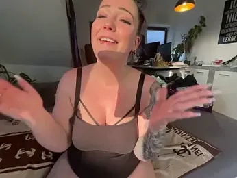 BonnyundClyde19 — Stripchat recorded stream screenshot (05 Apr 2025)