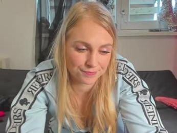 siswet19 — Chaturbate recorded stream screenshot (06 Apr 2025)