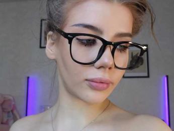 dolly-ll — Bongacams recorded stream image, 06.04.2025 13:20