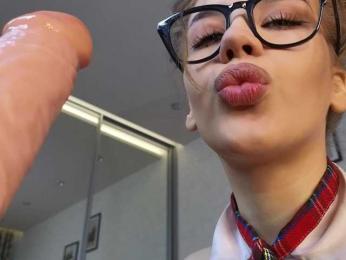 dolly-ll — Bongacams recorded stream image, 06.04.2025 13:20