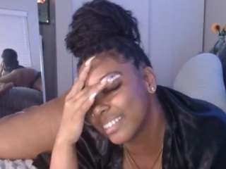 siennadivyne — Camsoda recorded stream screenshot (08 Apr 2025)