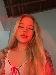 curchez_ — Stripchat recorded stream screenshot (08 Apr 2025)