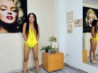 cloe-world1 — Camsoda recorded stream screenshot (09 Apr 2025)