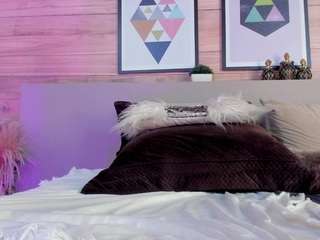 izzywild — Camsoda recorded stream image, 09.04.2025 11:30