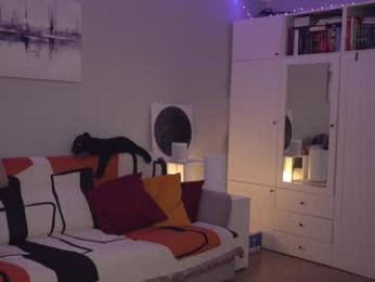 _blackbee_ — Chaturbate recorded stream image, 11.04.2025 10:20