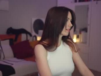 _blackbee_ — Chaturbate recorded stream image, 11.04.2025 10:20